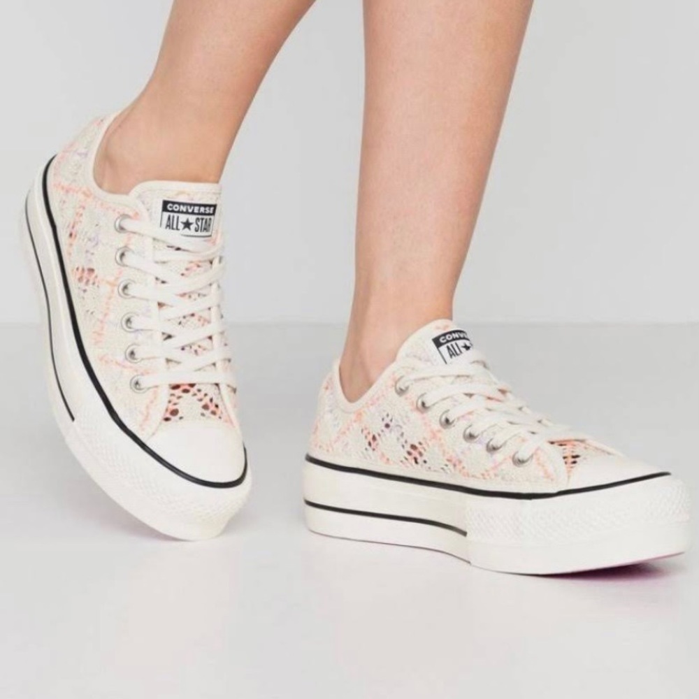 CONVERSE Chuck Taylor All Star Low Boho Crochet Limited Edition 568278C Size 8